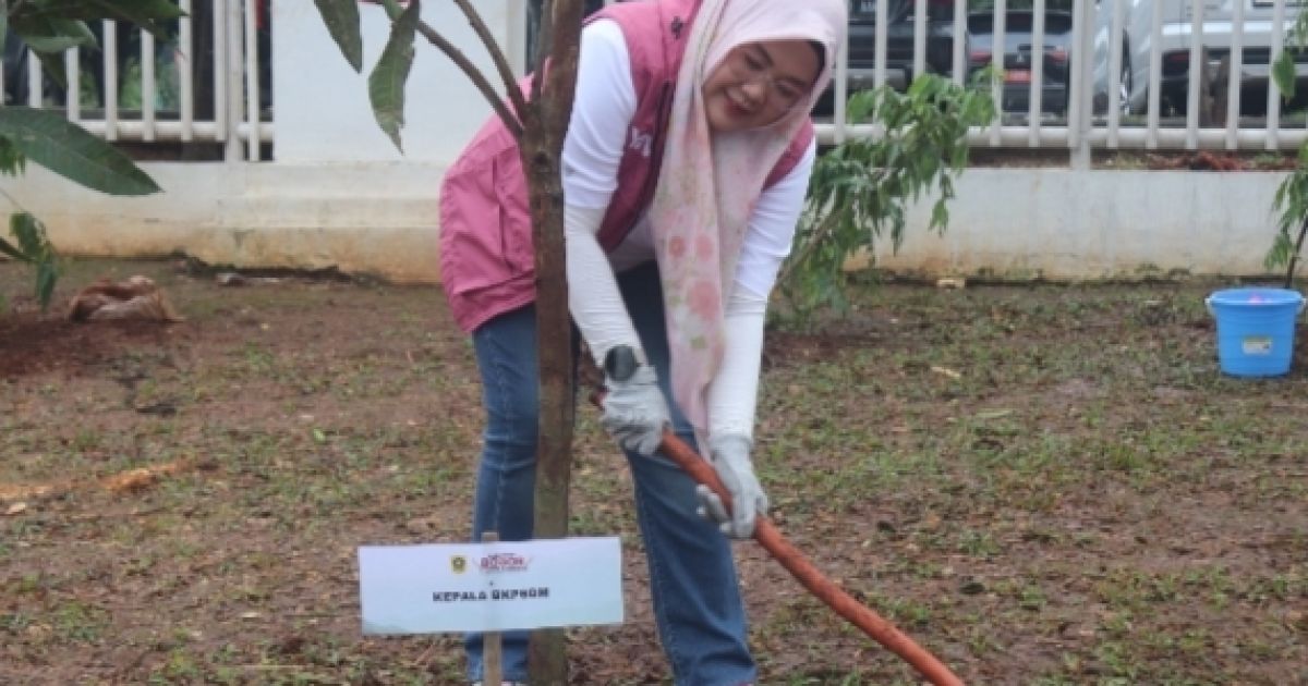 Tanam Seribu Pohon di Kawasan Gelora Pakansari, Ini Kata Rudy Susmanto