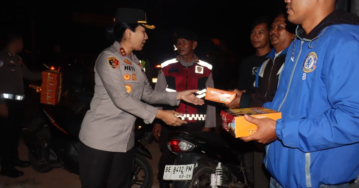 Sahur On The Road Wujud Kepedulian Kapolres Lampung Timur Terhadap Masyarakat