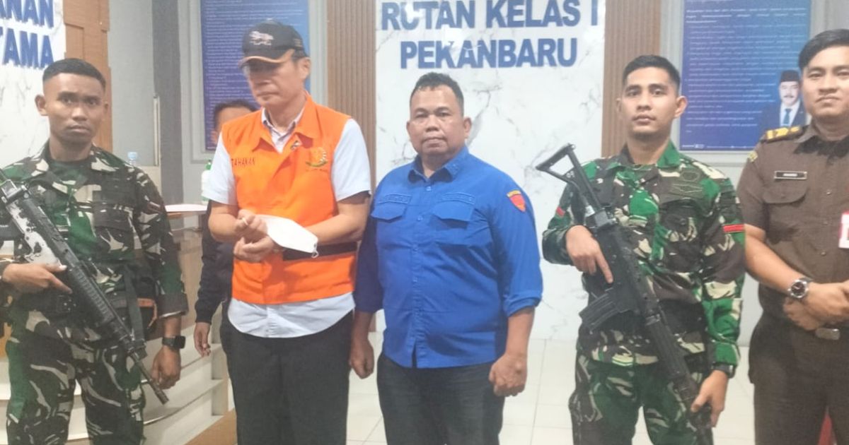 Dirut PT Tengganau Mandiri Lestari di Tahan Kejati Riau Terkait Dugaan Tipikor Penguasaan Barang Bukti