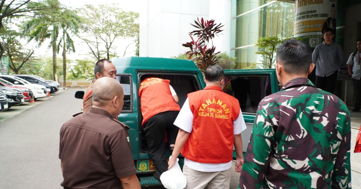 Perkara Pemberian Fasilitas Pinjaman Kredit Bank Plat Merah PT BASS dan PT SAL, di Serahkan Barang Bukti dan Tersangka