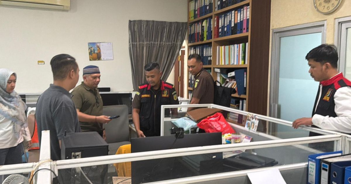 Kantor ESDM Kalimantan Timur di Geledah tim Penyidik Kejati