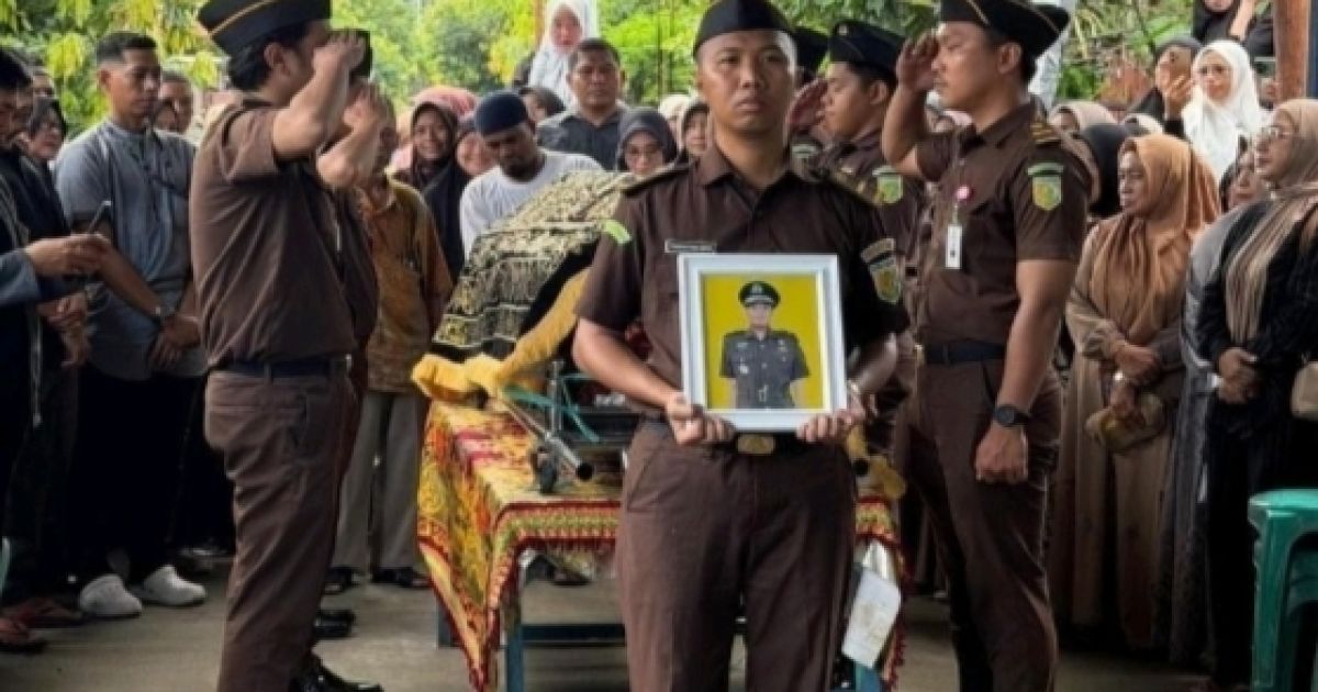 Proses Pemakaman Kasie Pemulihan Aset dan Pengelolaan Barang Bukti
