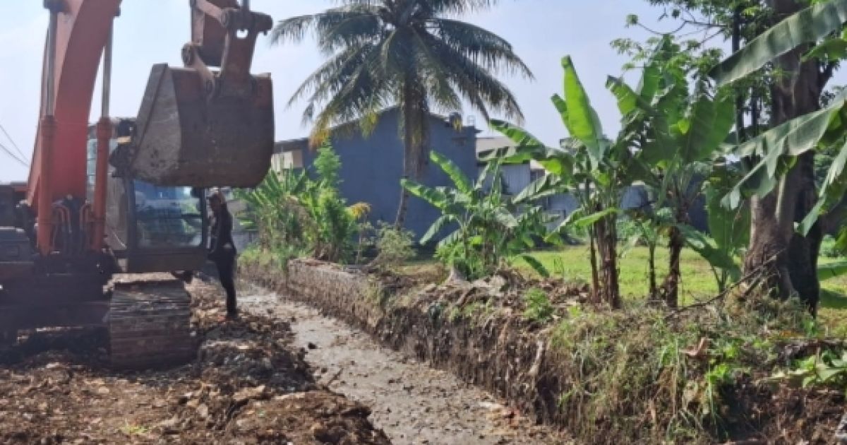 Atasi Kedangkalan Kali Kemang, Normalisasi Berlanjut
