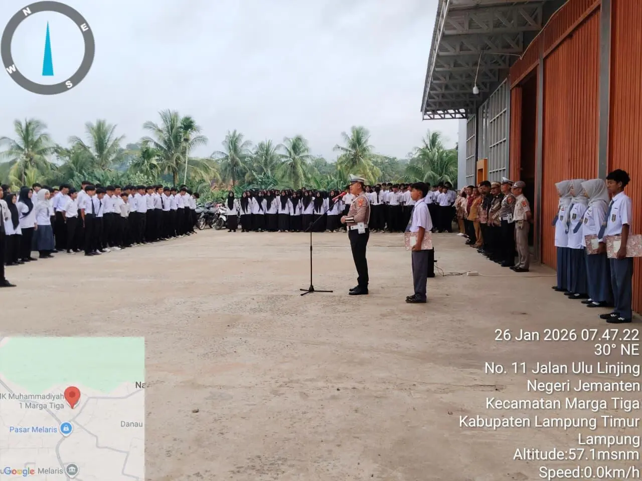 Personel Satlantas Polres Lamtim Pimpin Upacara di SMK Muhammadiyah Marga Tiga