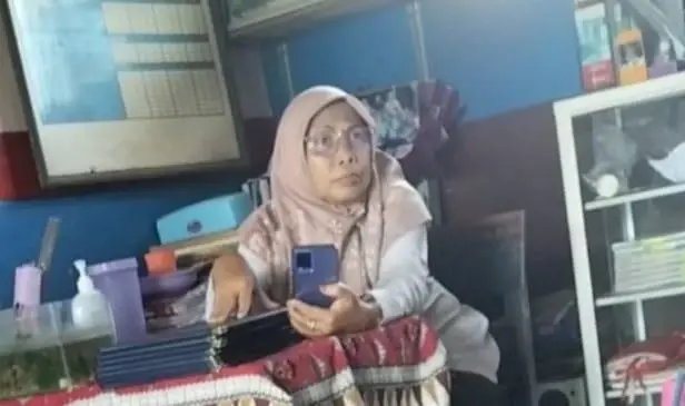 Orangtua Murid Mengelus Dada, Kepala TK-PGRI-4 Selorejo Berpura-pura Dermawan ?
