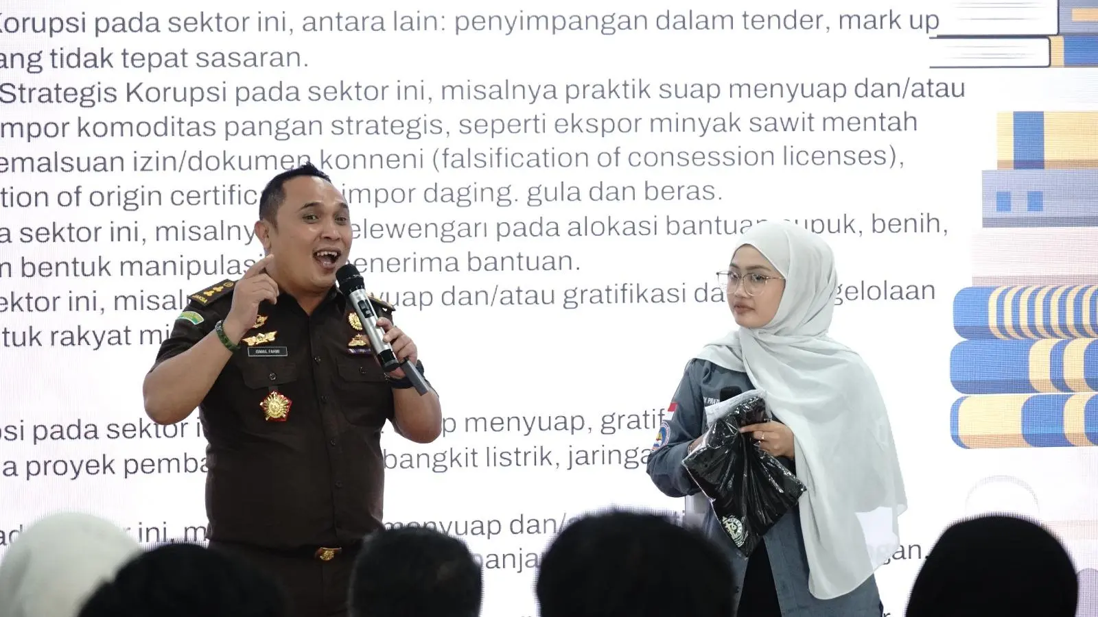 Kuliah Umum di UMRAH, Kejati Kepri Dorong Mahasiswa Menjadi Agen Perubahan Antikorupsi.