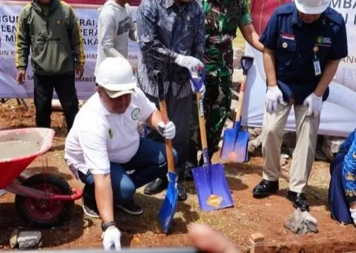 Rudy Susmanto Dampingi Menteri Koperasi,UKM dalam Peletakan Batu Pertama Pembangunan KKMP