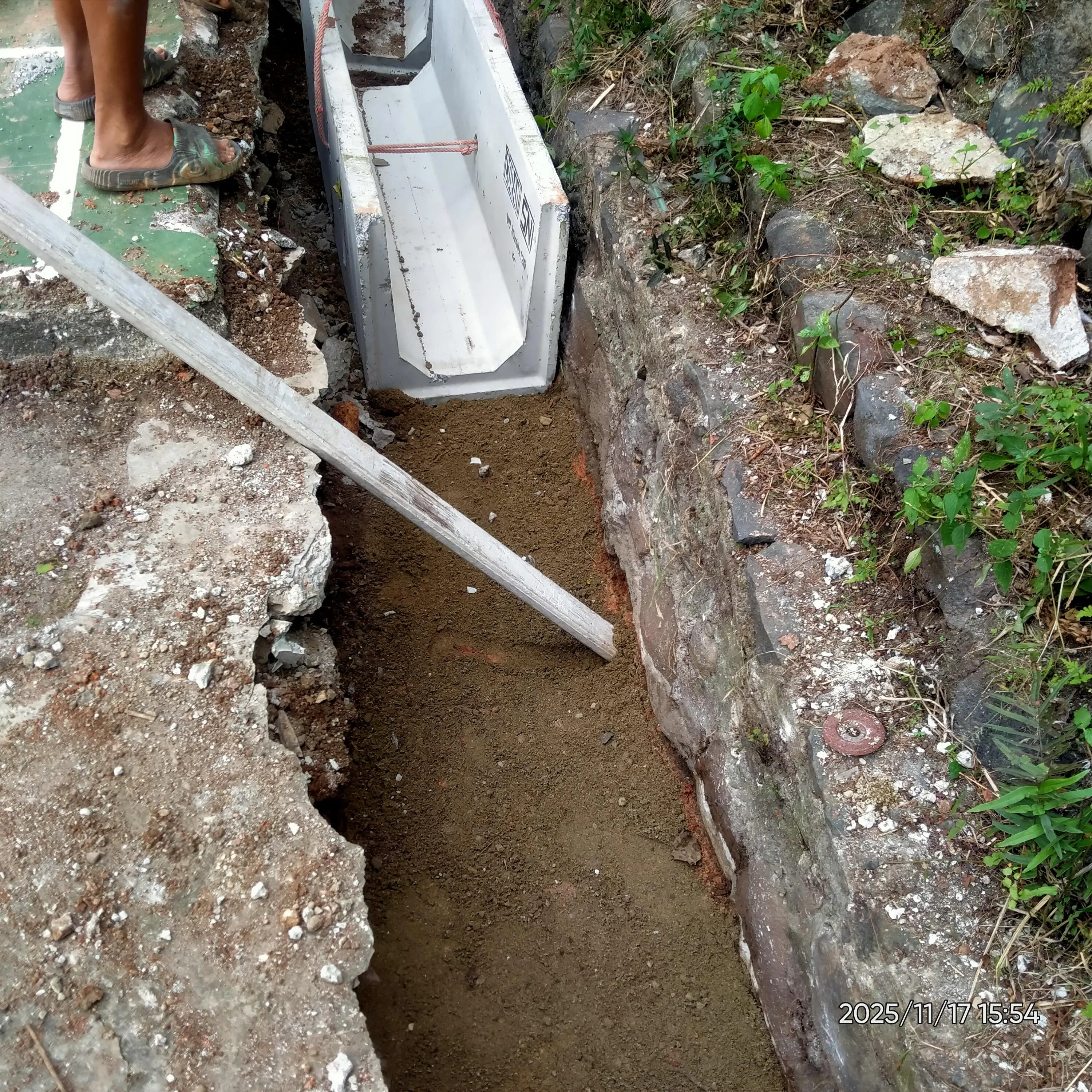 Mutu Proyek Drainase Cilangkap disorot: Dugaan Pengurangan Material Menguat