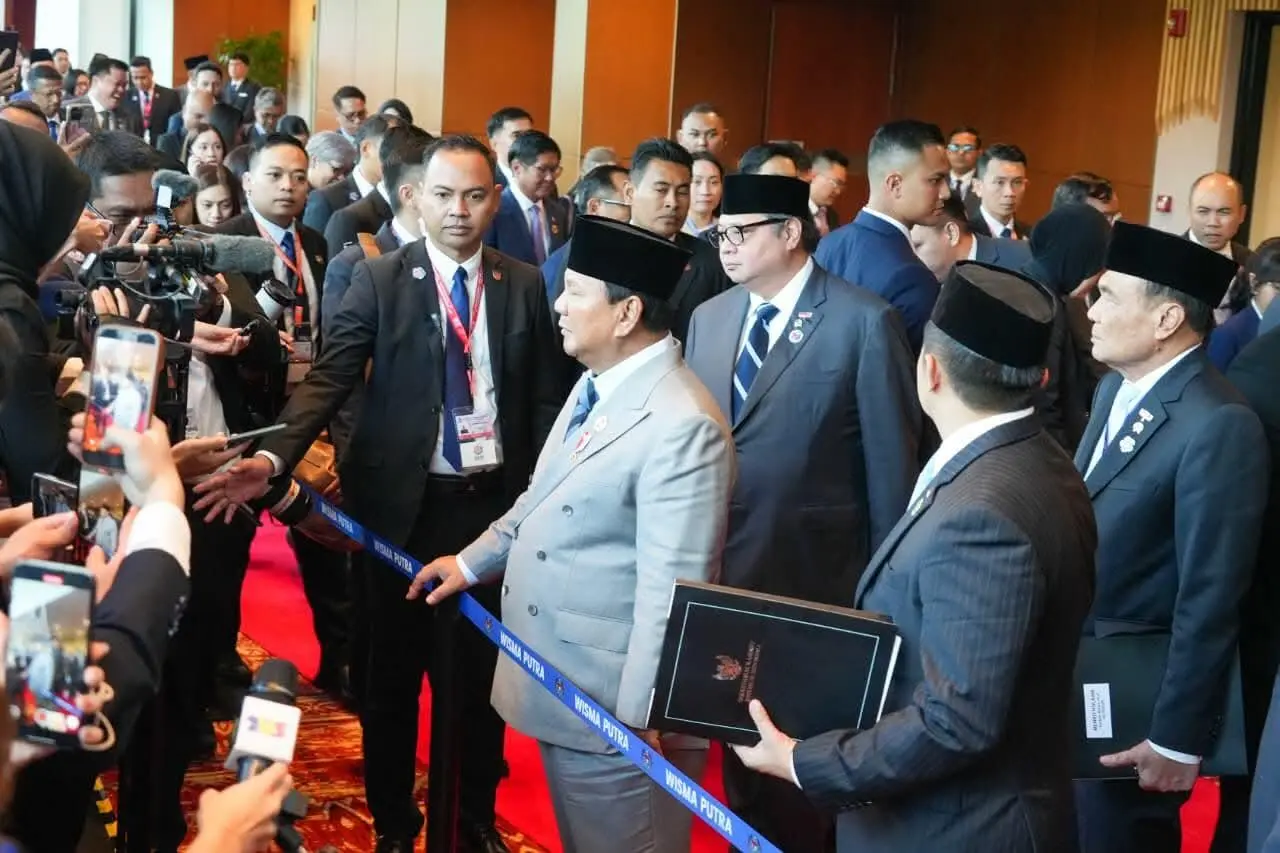 Dampingi Presiden PrabowoMenko Polkam Jalankan Peran Strategis di KTT ASEAN,