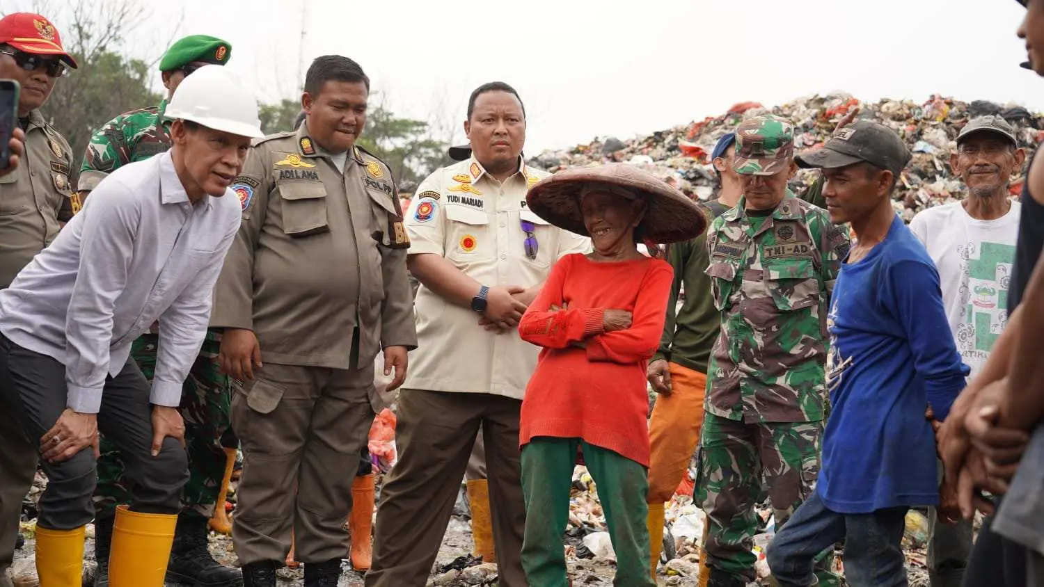 Pasca Terjadi Musibah Jaro Ade Tinjau Langsung Galuga