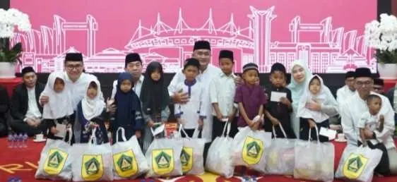 Tahun Baru Islam Rudy Susmanto bersama Eva Rudy Susmanto Santuni Anak Yatim 
