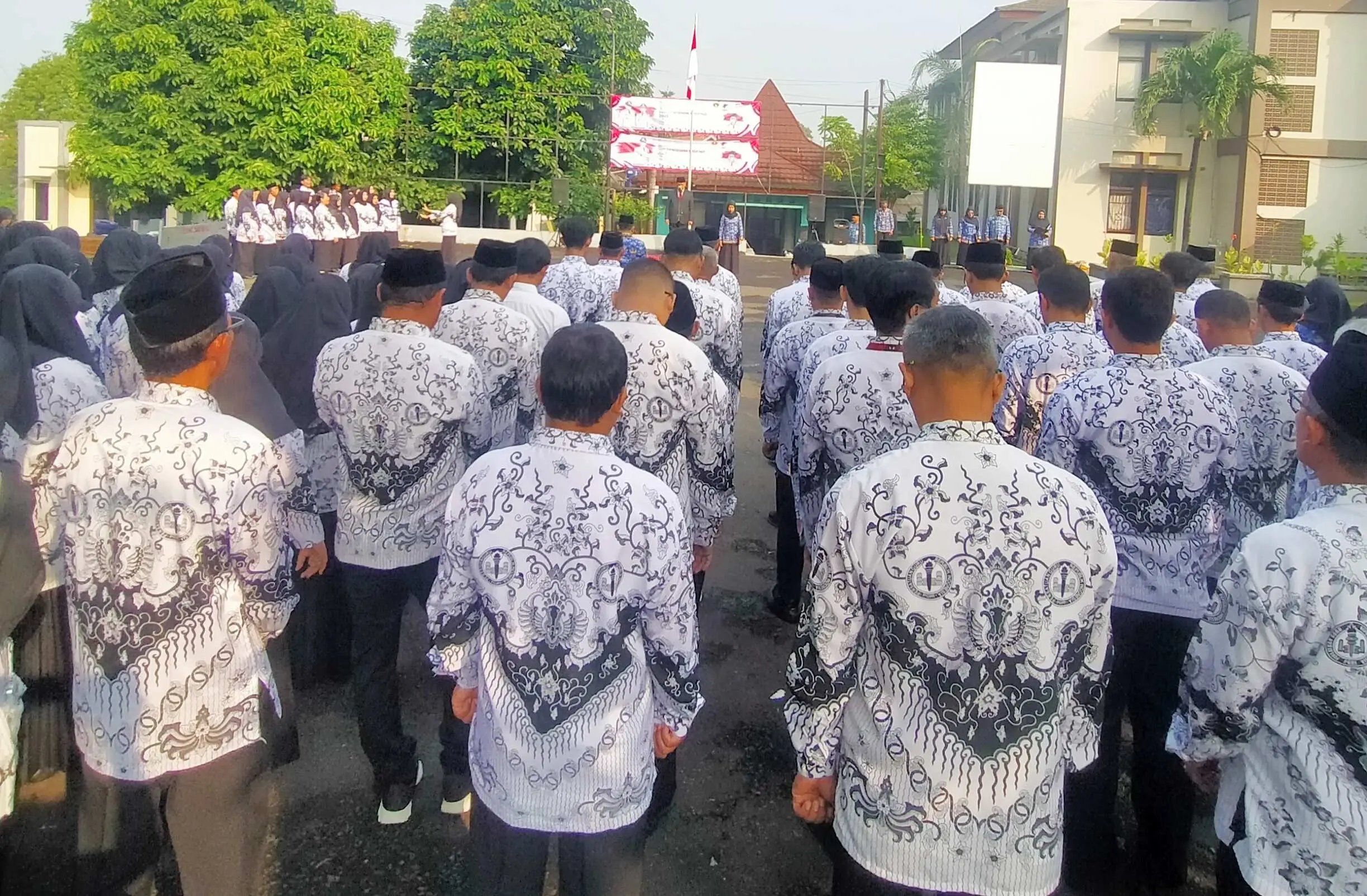 Peringatan Hari Pendidikan Nasional Tahun 2025 Tingkat Kecamatan Cibinong 