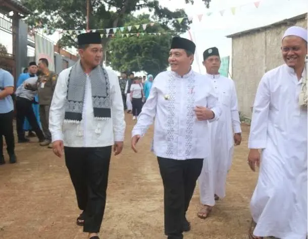 Dalam Rangka Memperingati Isra Mi'raj Bachril Bakri Salurkan Bantuan Yatim Piatu di Pondok Pesantren