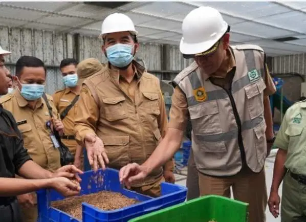 Guna Pastikan Pengelolaan Sampah dan Pembangunan infrastruktur Jalan Berjalan baik, Ajat Rochmat Jatnika Tinjau Kelapangan 