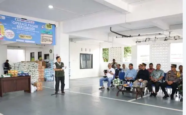 Jaga Stabilitas Harga Bahan Pokok, Ajat Rochmat Jatnika Tinjau Operasi Pasar Bersubsidi 