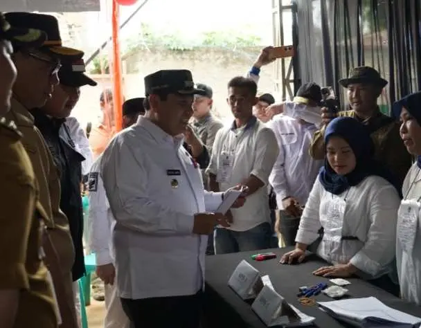 Pastikan Pilkada Berjalan Baik, Bachril Bakri Tinjau Sejumlah Tempat Pemungutan Suara