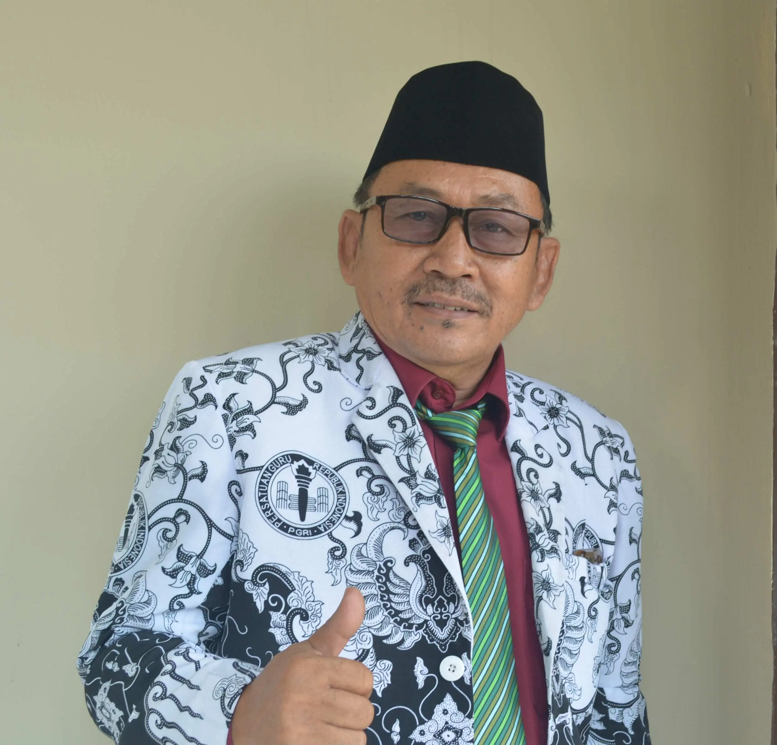 Ketua PGRI Cabang Cibinong Turut Prihatin Atas Kasus Supriyani Di Konawe Selatan 