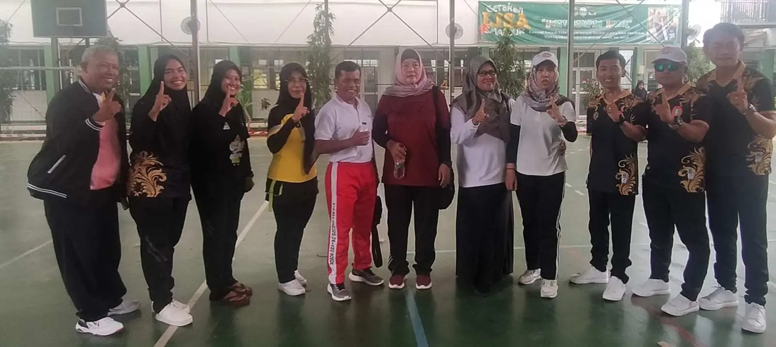 Tim Senam Ranting Satu Menjadi Yang Terbaik Dalam Lomba Senam PGRI 