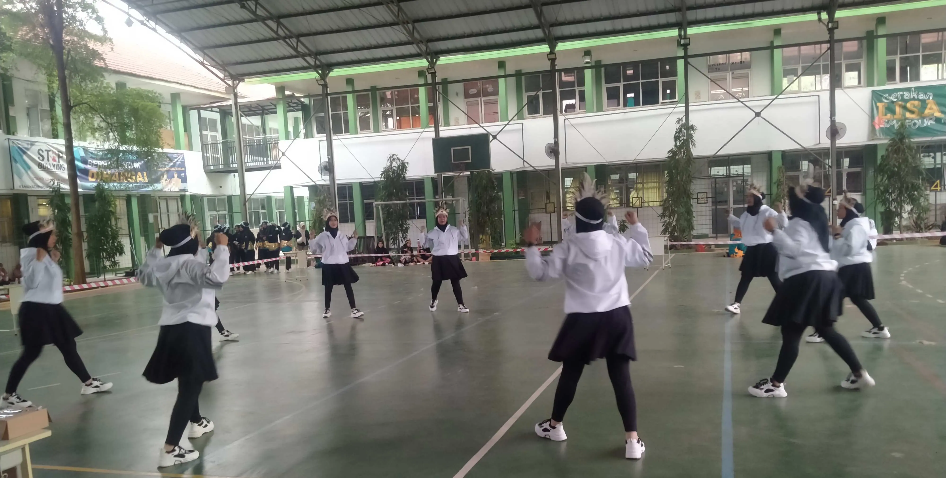 Luar Biasa,Lomba Senam PGRI Berlangsung Meriah Dan Semarak Dengan Antusias peserta 