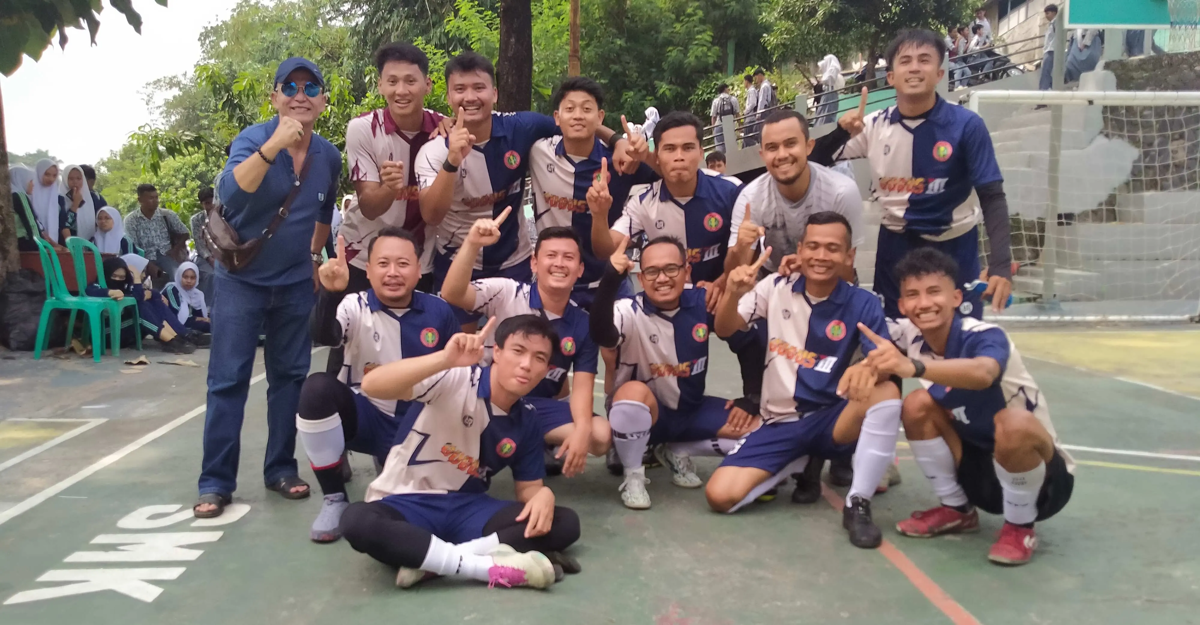 Ranting Tiga Juara Turnamen Futsal PGRI Cabang Cibinong 